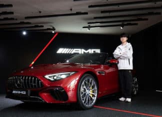 LoL: Faker recebe sua Mercedes personalizada, avaliada em mais de R$ 1,5 milhão