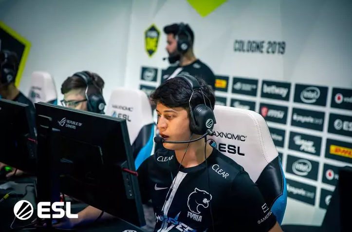 ableJ enquanto profissional de CSGO com a FURIA