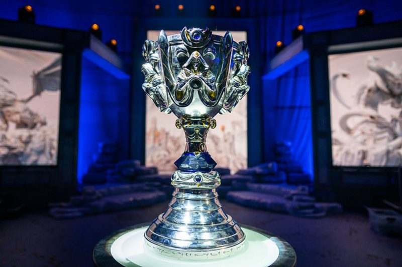Imagem do troféu do Worlds 2021