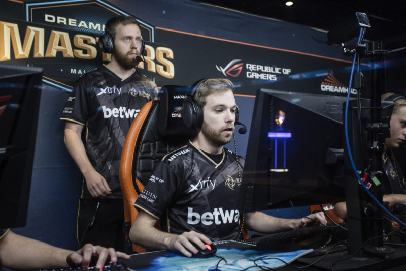 Foto de Xizt em atuação pela Ninjas in Pyjamas