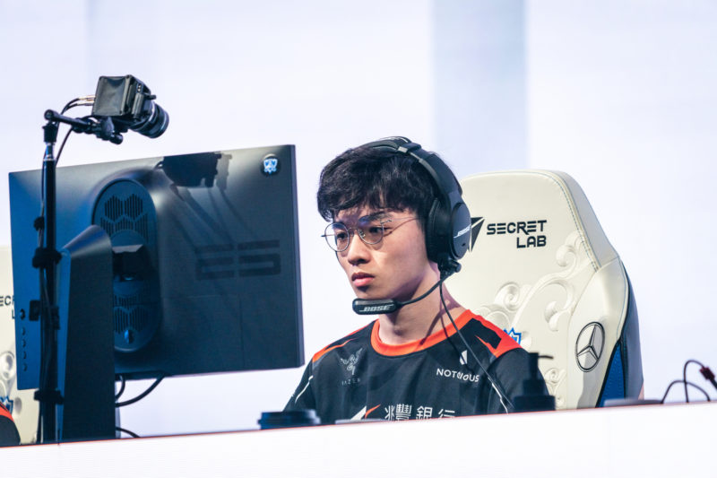 Doggo, atirador da Beyond Gaming no Worlds 2021