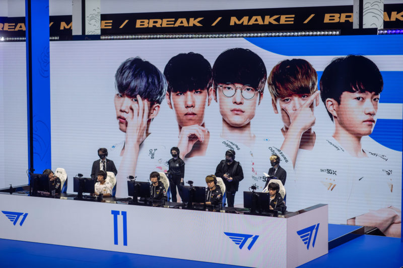 T1, Kim "Canna" Chang-dong, Moon "Oner" Hyeon-joon, Lee "Faker" Sang-hyeok, Lee "Gumayusi" Min-hyeong, Ryu "Keria" Min-seok
