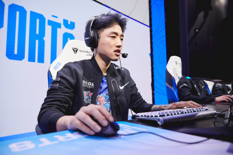 Icon, mid laner da LNG