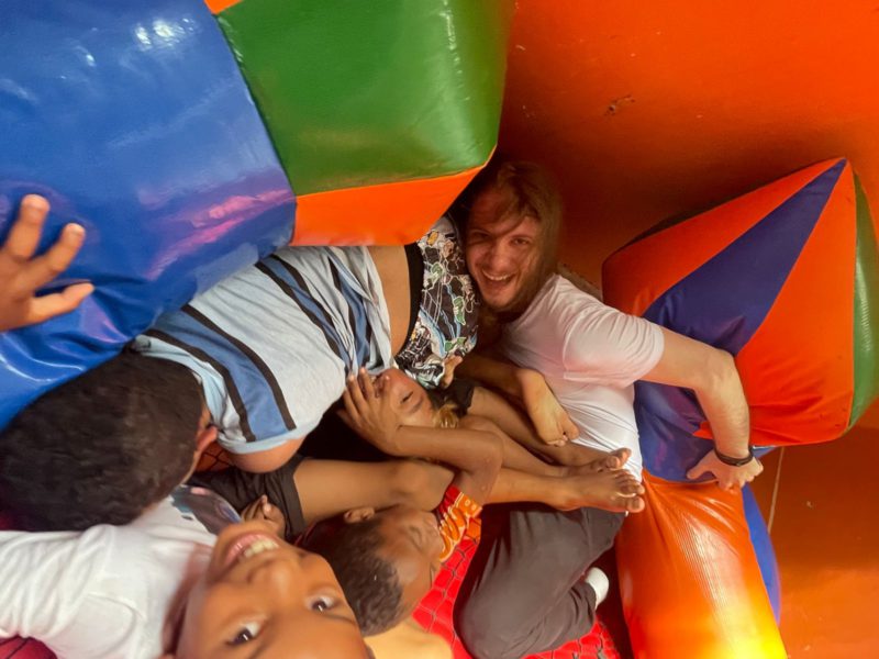 Derponce da Hero Base no almoço beneficente