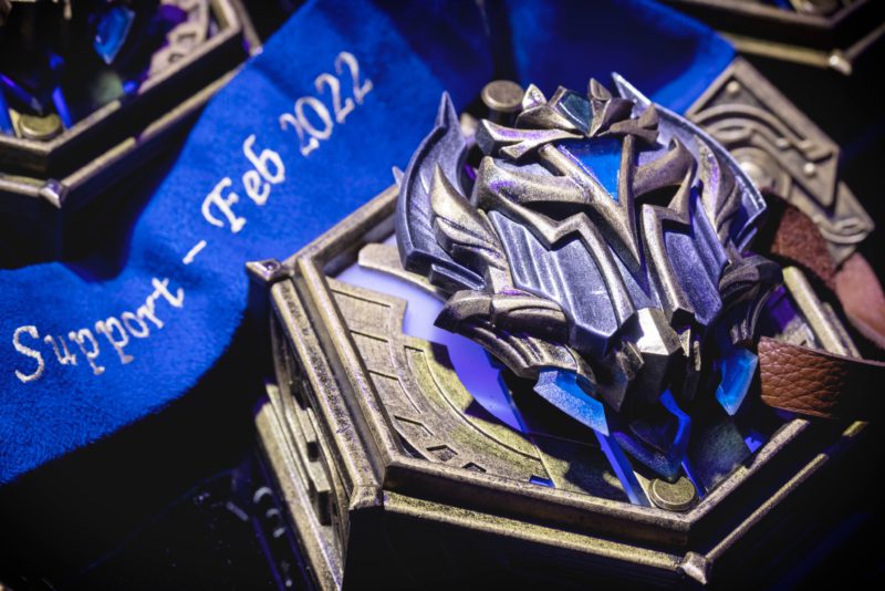 Imagem da medalha feita pela Riot para o streamer tyler1