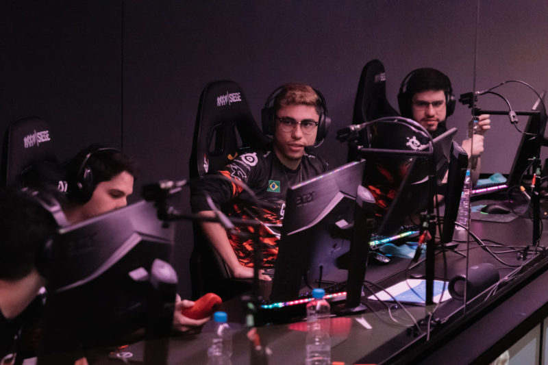 equipe da faze clan na primeira rodada do br6