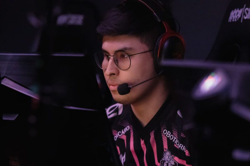 ion, jogador da black dragons, em jogo durante a primeira rodada do segundo turno do br6