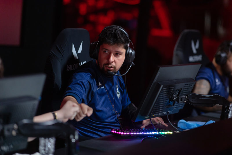 ryotzz em jogo com a TBK