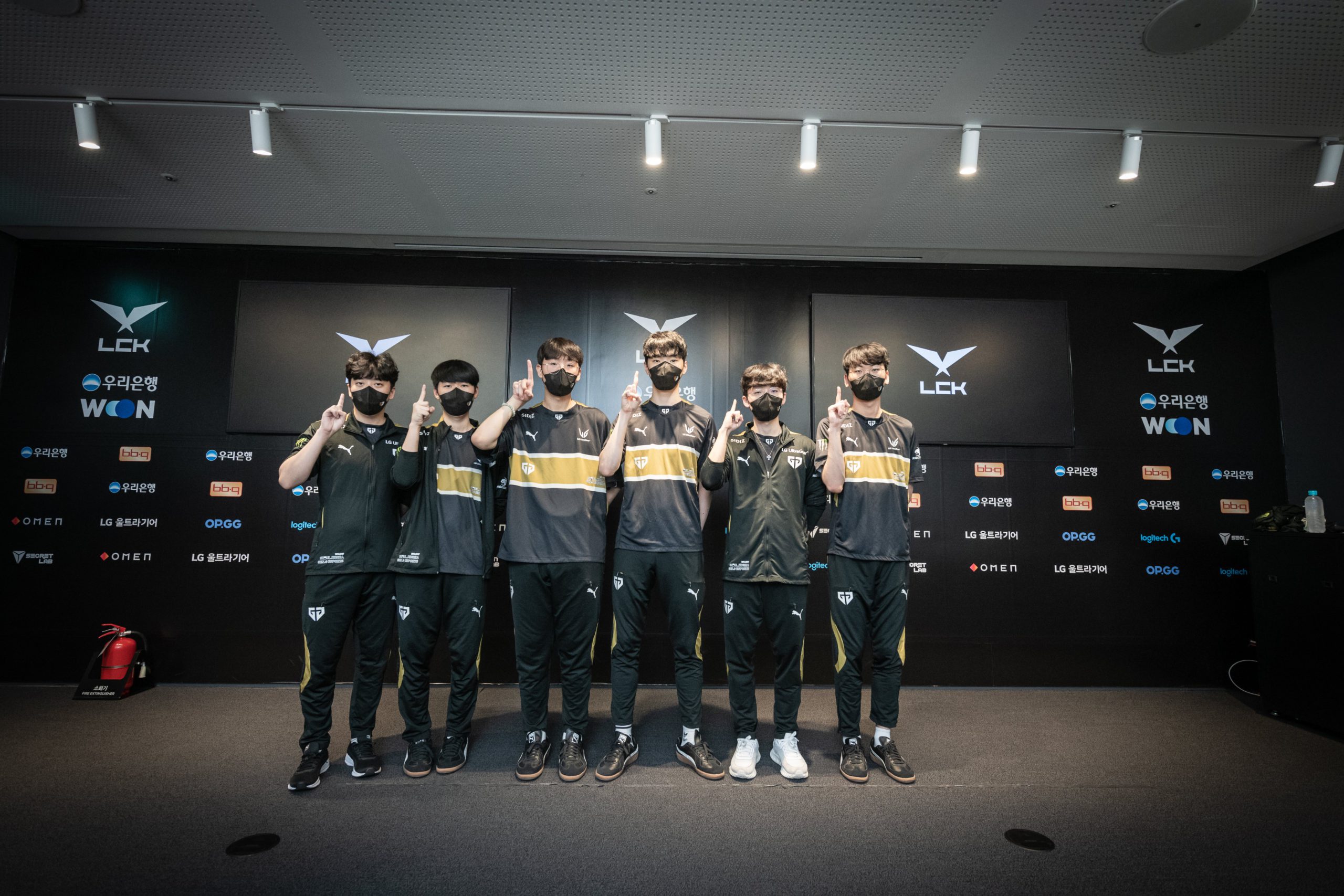 Imagem do time da Gen.G na LCK 2022