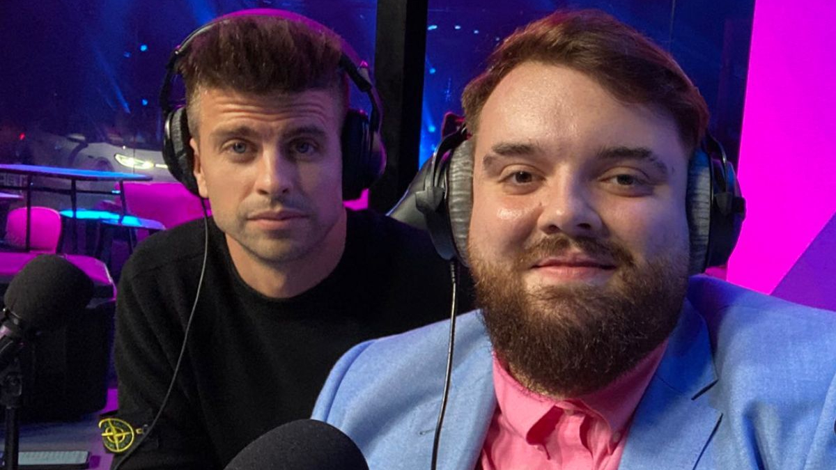 Imagem do streamer Ibai e do jogador de futebol Pique, donos da KOI