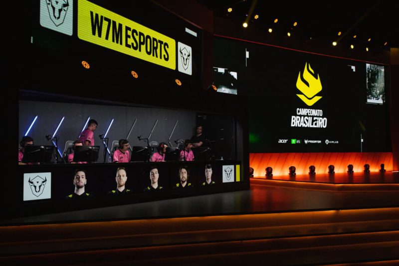 palco do br6 com a w7m