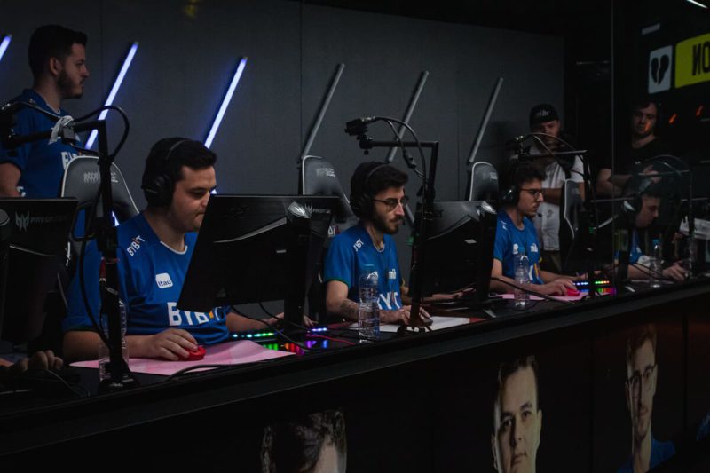 equipe de rainbow six do mibr durante jogo