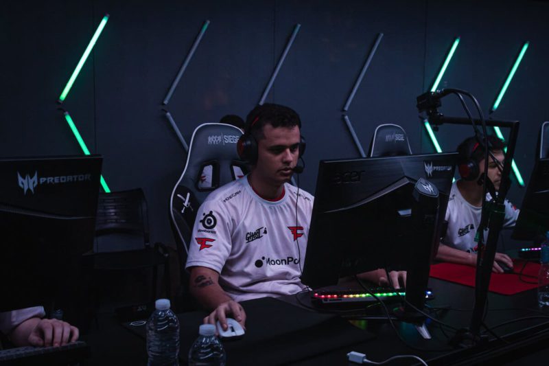 faze clan durante a copa elite six