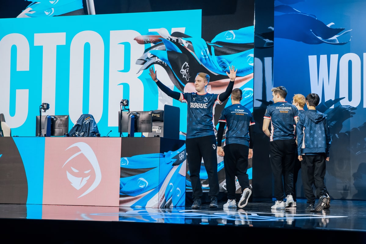 Imagem do time da Rogue no Worlds 2022
