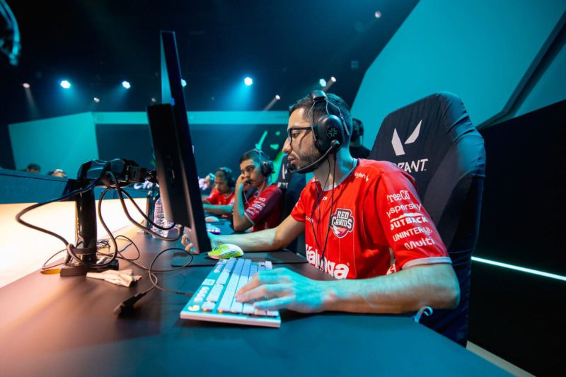 equipe de valorant da red canids jogando pelo vct br 2023