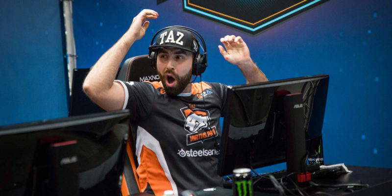 Foto de TaZ quando ainda jogava na Virtus.pro
