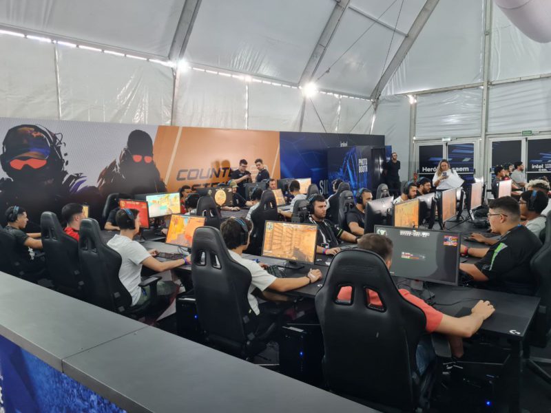 jogadores testam o cs 2 na iem rio 2023