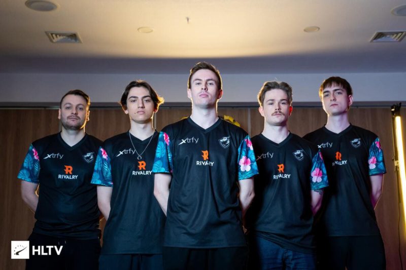 equipe da grayhound em media day