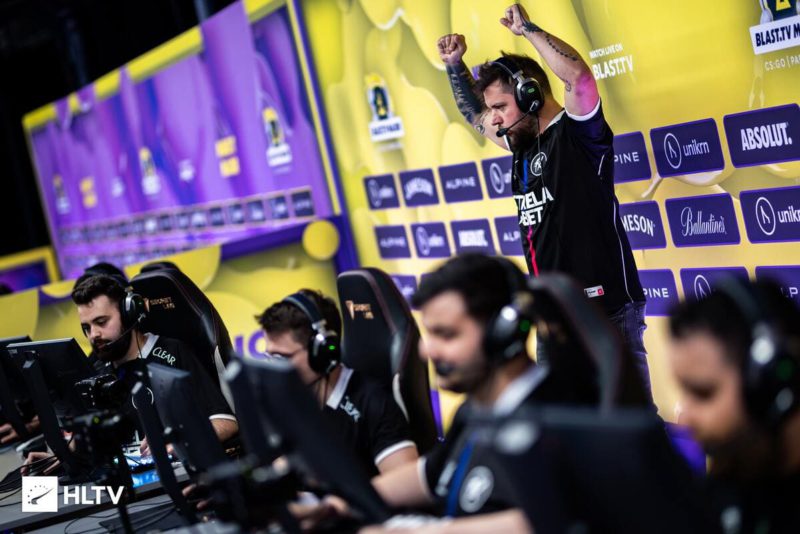 equipe do fluxo durante a blast.tv partis major 2023