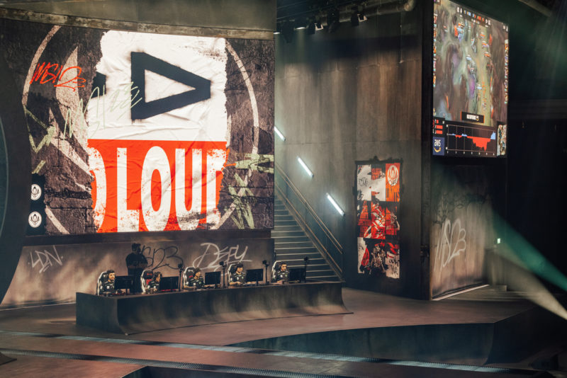 Imagem do time da LOUD jogando no MSI 2023