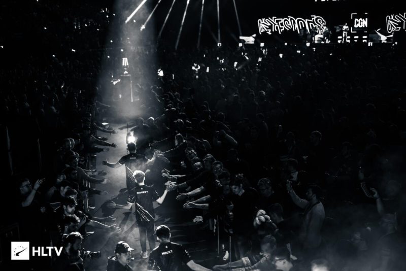 entrada da g2 na final da iem cologne 2023