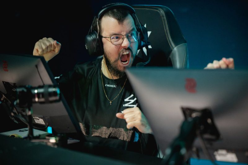 drakonZ, criador de conteúdo da CLOUD9 no VALORANT