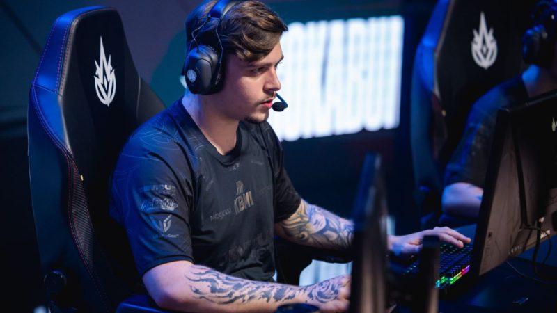 Na foto, Hauz, midlaner da KaBuM