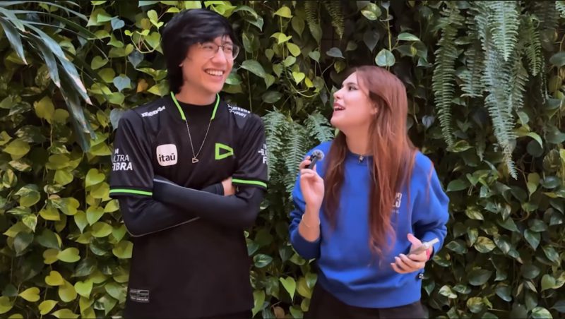 Na foto, Tinowns em entrevista ao Mais Esports