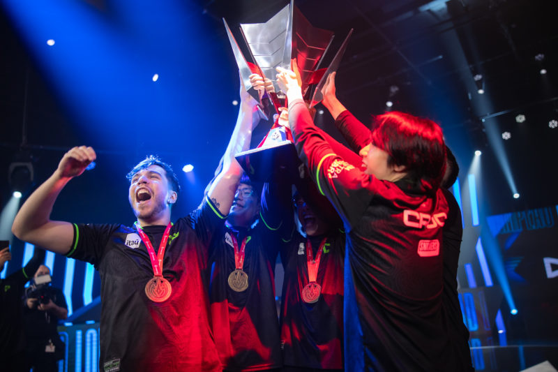 Imagem da LOUD campeã do CBLOL 2024