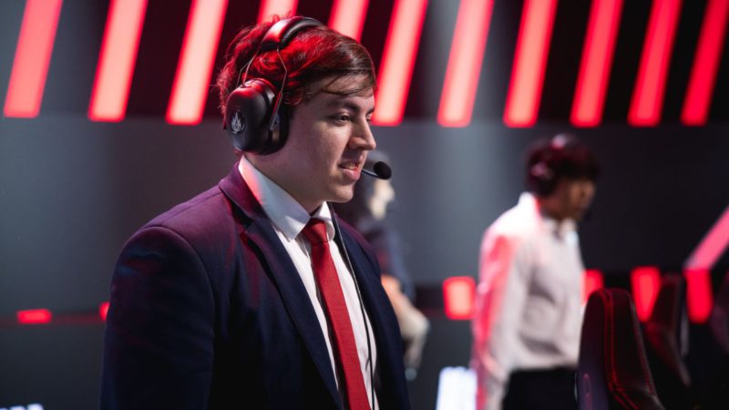 Na foto, um dos técnicos da paiN: Sarkis