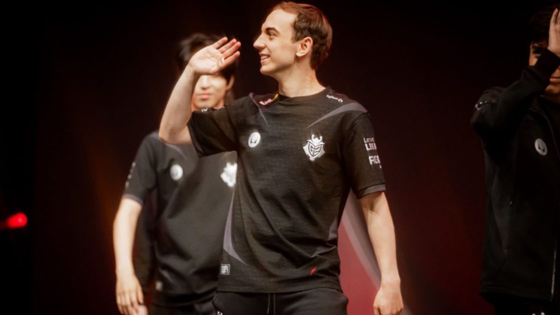 Na foto, o mid da G2: Caps