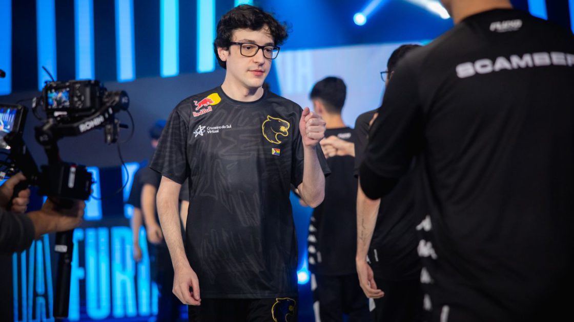 Na foto, Jojo, suporte da FURIA no CBLOL 2024 2º split