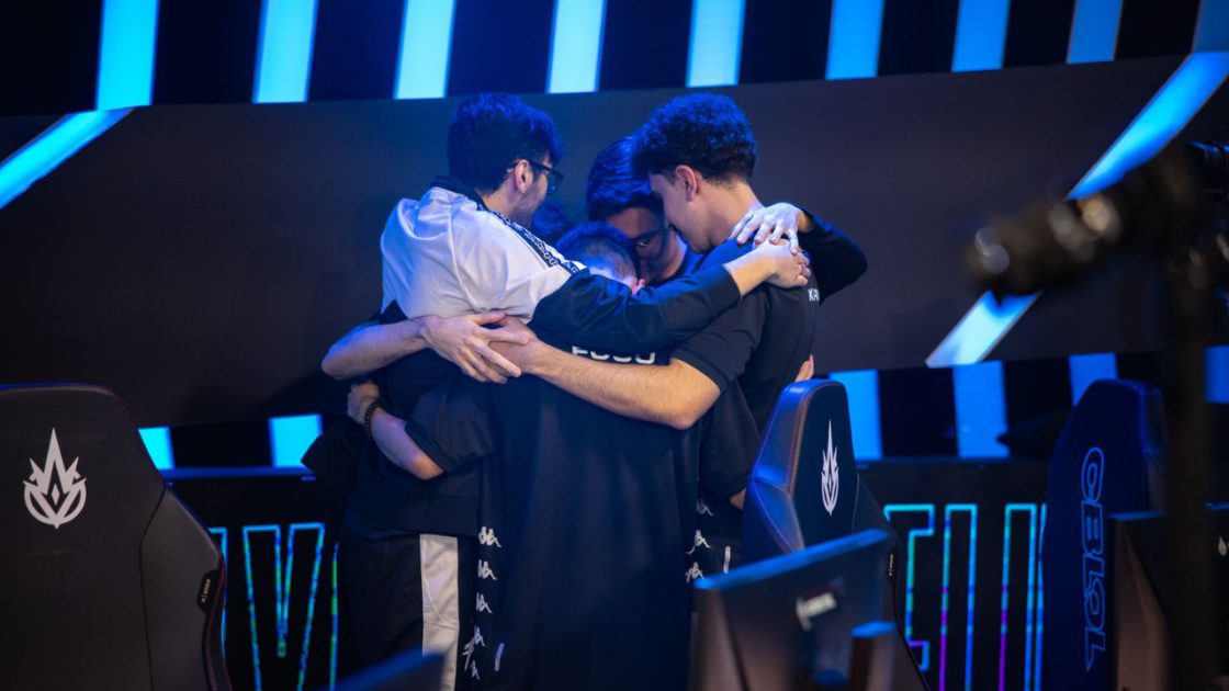 Na foto, o elenco do Fluxo no CBLOL 2024