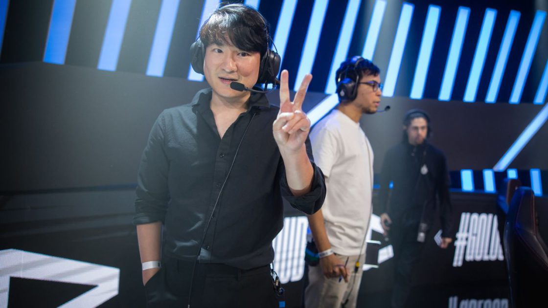 Na foto, o técnico Stardust, da LOUD