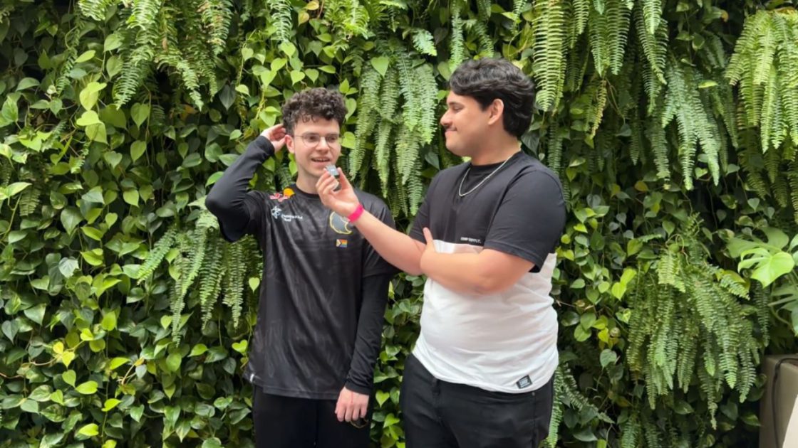 Na foto, Tutsz, mid da FURIA no CBLOL 2024 2º split