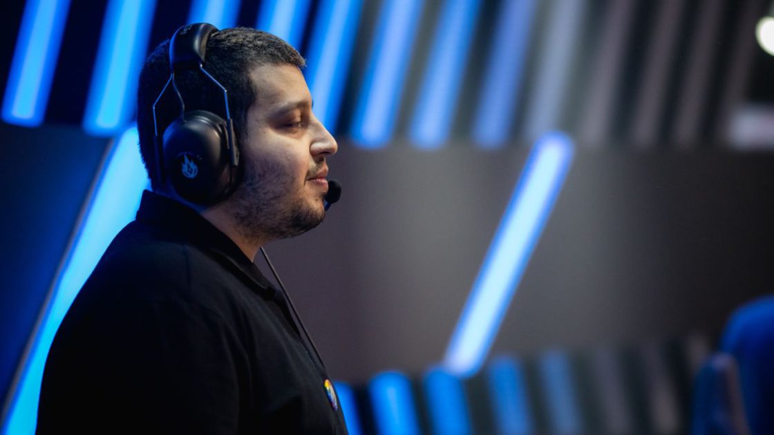 Na foto, o assistant coach da VKS no CBLOL 2024, Bielzera