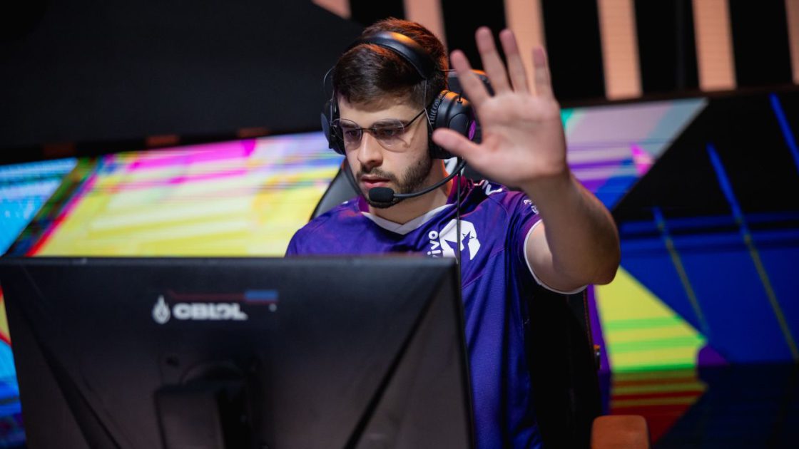 Na foto, o ADC da VKS no CBLOL Academy 2024, Morttheus