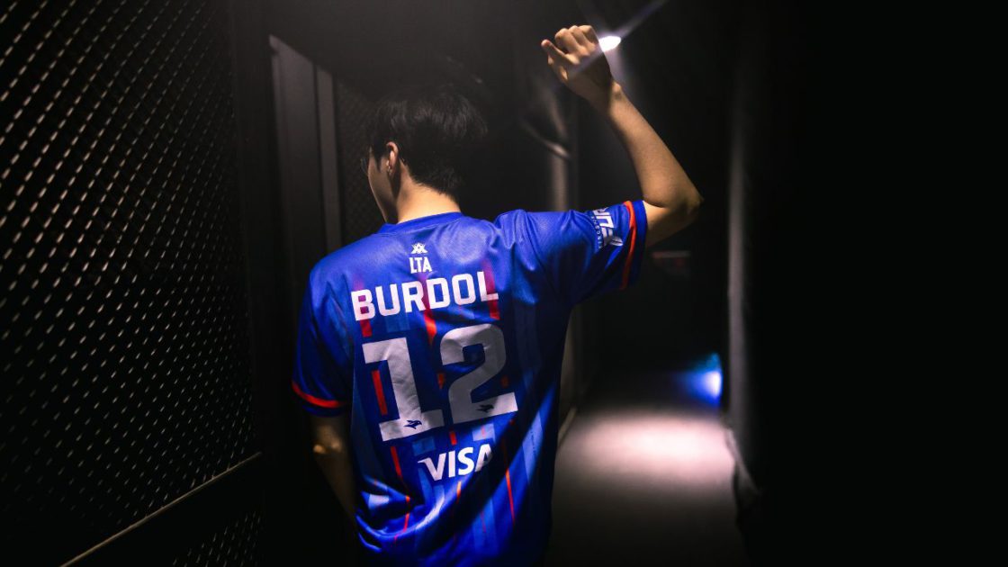 Foto de Burdol de costas na LTA Sul 2025.