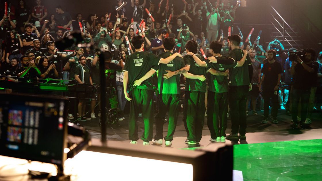 Torcida da LOUD na LTA Sul 2025