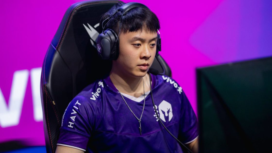 Na foto, o Kisee, mid da VKS