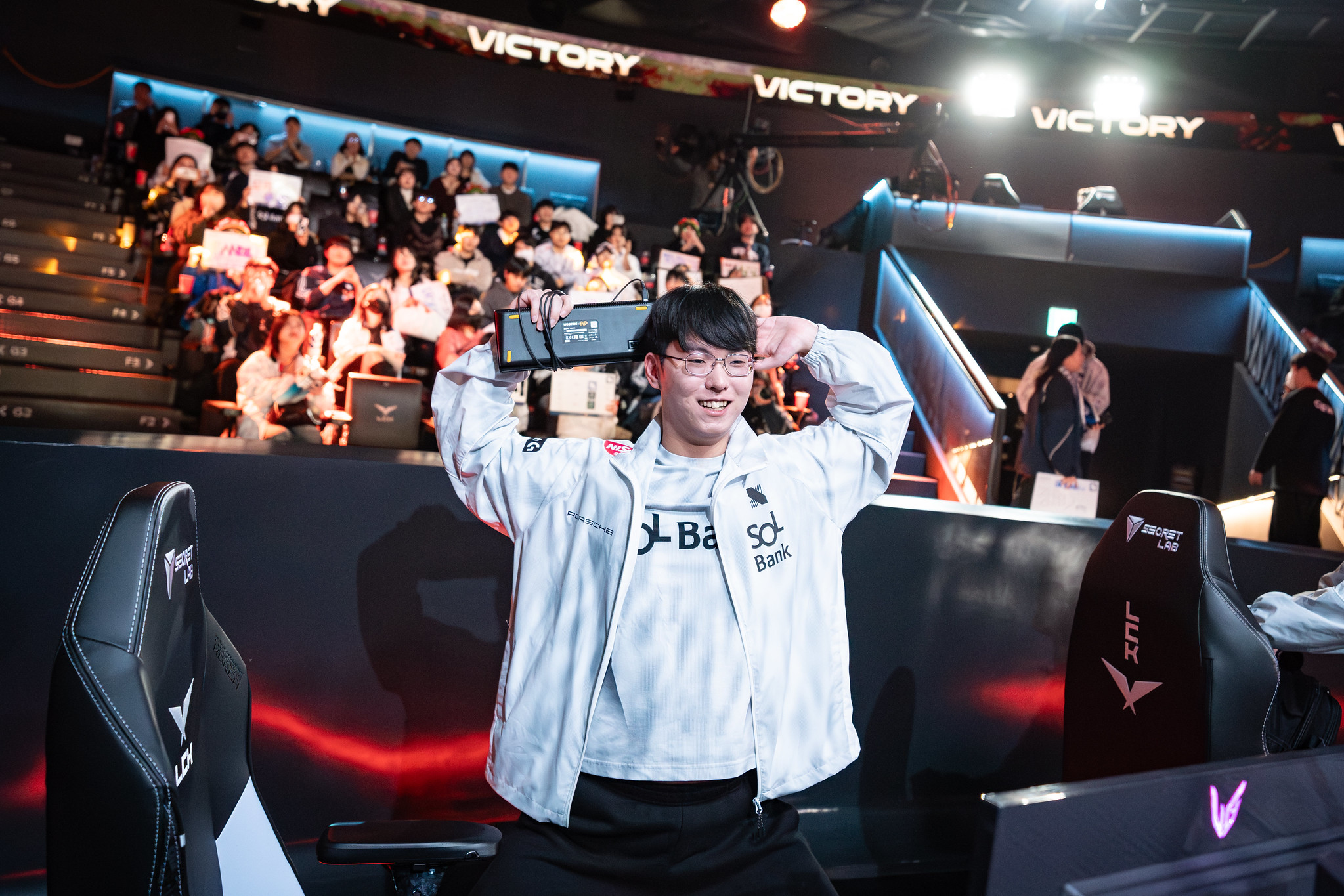 Ucal posando para a foto na LCK Cup 2025