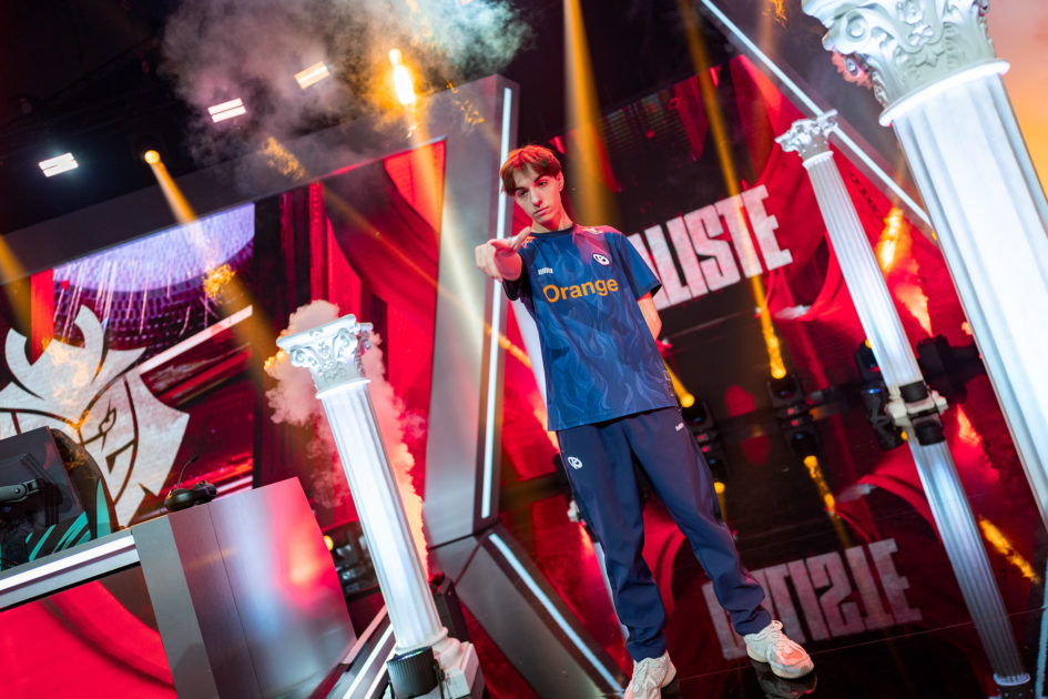 Foto de Caliste no palco da LEC 2025.