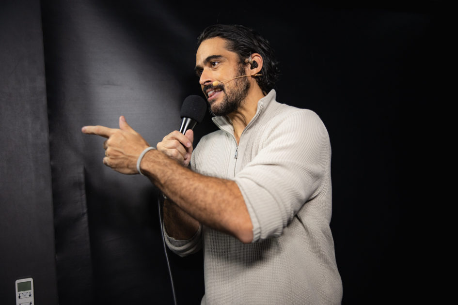 Schaeppi como caster.