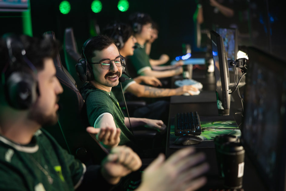 Foto de Shini jogando pela LOUD.