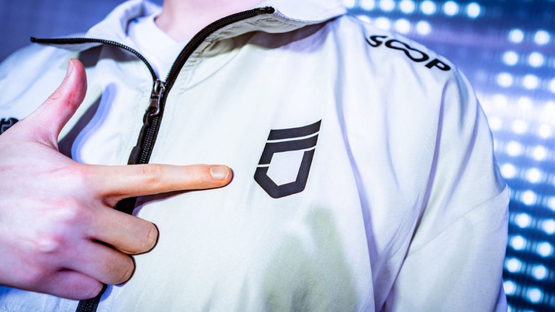 Na foto, a logo da DNF, equipe da LCK 2025