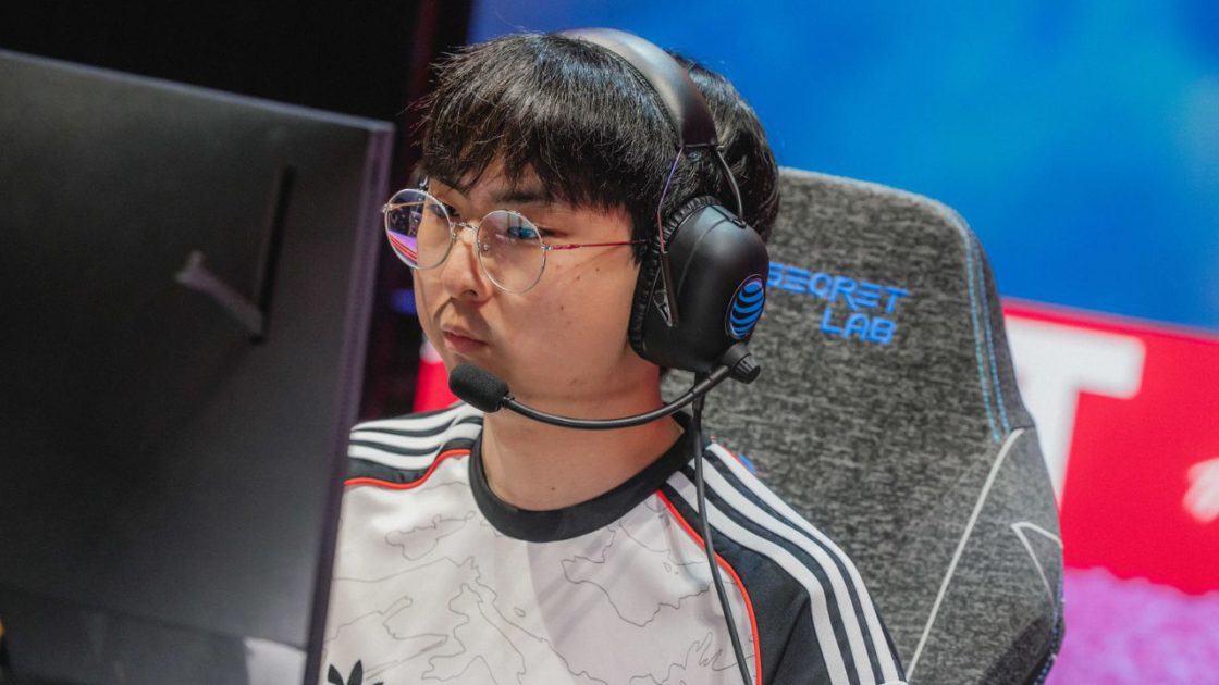 Na foto, o River, jungler da 100 Thieves