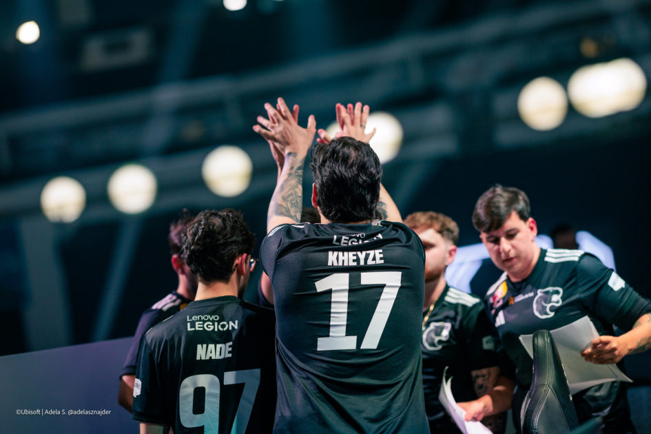 Foto da equipe da FURIA no RELOAD.