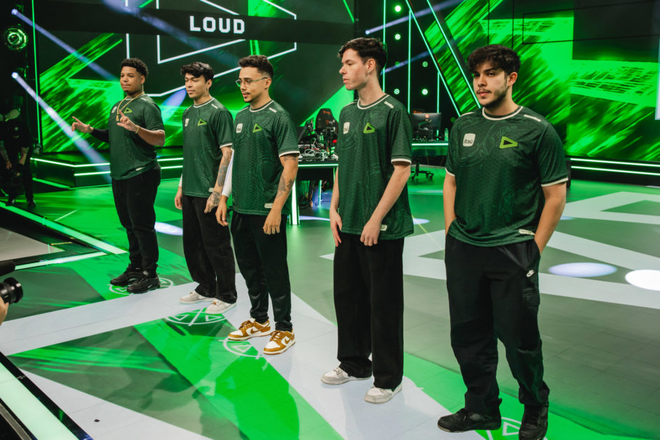 Imagem do elenco da LOUD no VCT Americas Split 1 de VALORANT