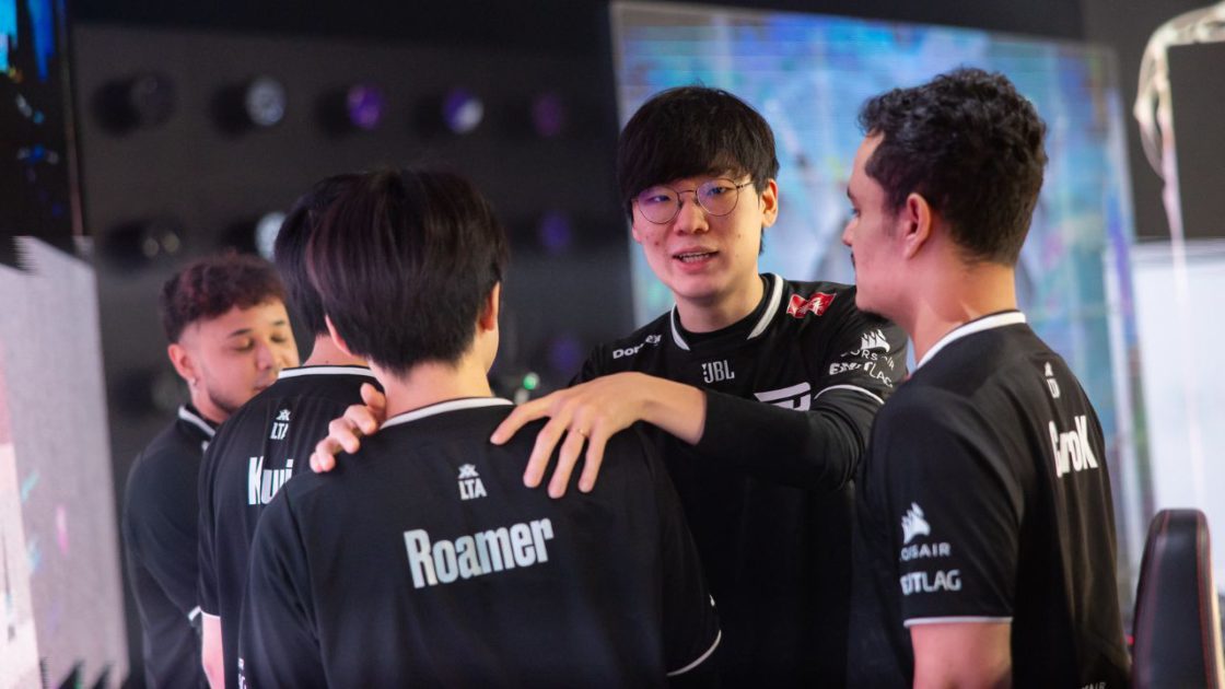 Foto da equipe da paiN Gaming