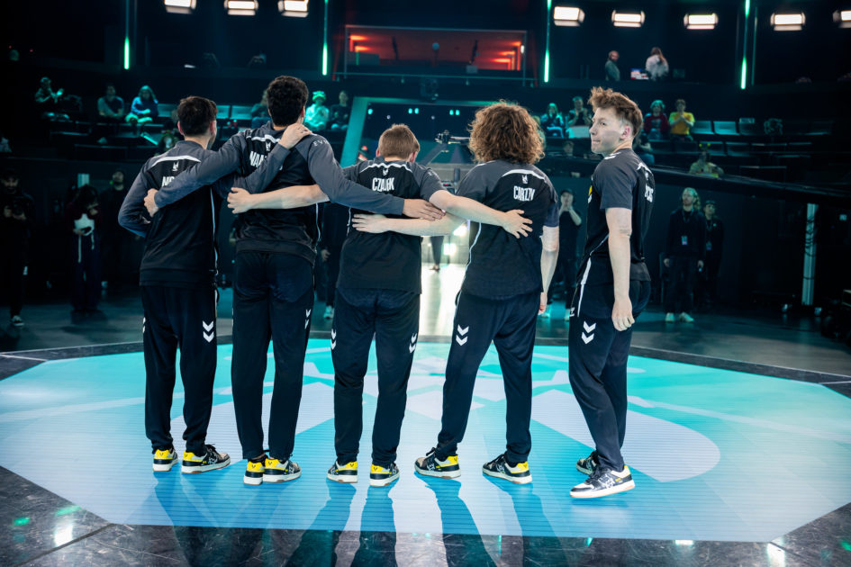 Foto da equipe da Vitality na LEC 2025.